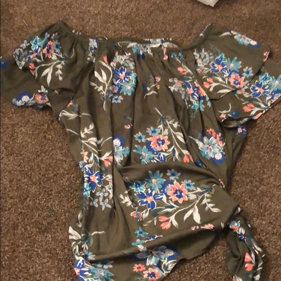 Terra & Sky Tops - Floral off shoulder top